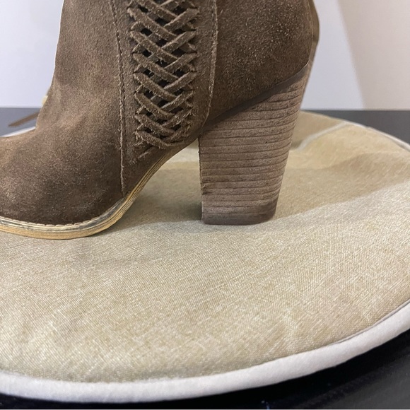 Sbicca Gusto Tan Suede Tall Boots Size 6 - Picture 15 of 16